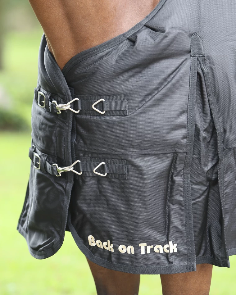 Back On Track Turnout Rug Frost, 330g 5 Back On Track Turnout Rug Frost, 330g - Image 3